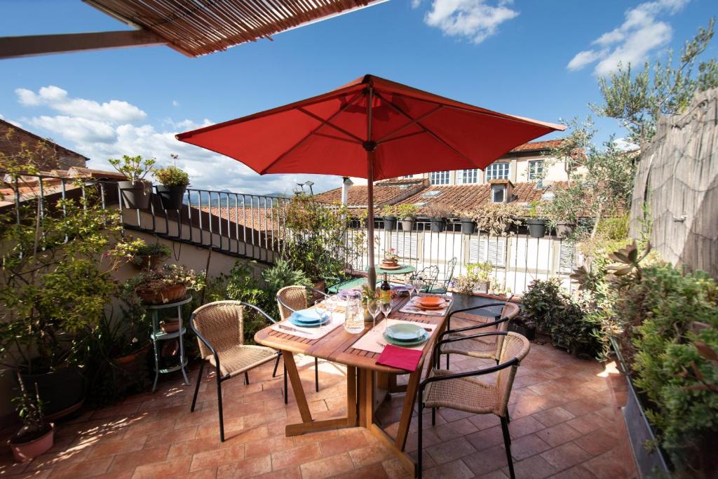 Residenza al Pavone Luxury with Terrace – Lucca